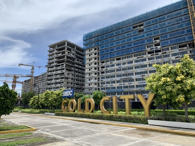 1-Bedroom Unit with Balcony For Sale at Gold Residences, Parañaque City