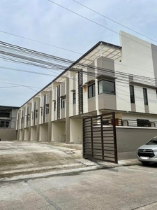 Townhouse for sale at Multinational Village