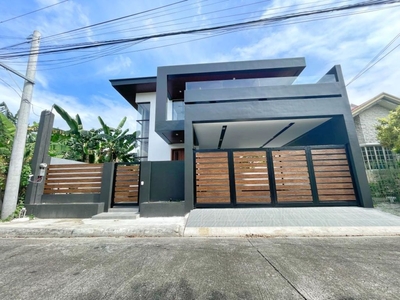 ALLURING 3 BEDROOMS HOUSE FOR SALE IN BF RESORT LAS PINAS