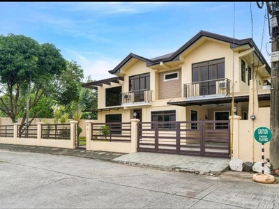 Villa For Sale In Alabang, Muntinlupa