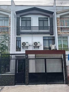 Townhouse For Rent In Carmona, Makati