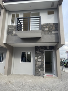 Townhouse For Sale In Ugong, Valenzuela