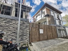 5 Bedrooms Townhouse for Sale in Tandang Sora, Quezon City