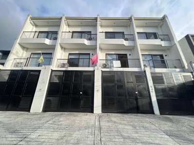 3 Storey Townhouse with 1 Carpor For Sale in Bagbag, Quezon City - PME