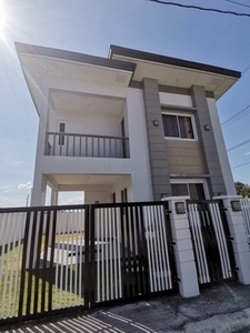 Townhouse For Sale In Bulihan, Malolos