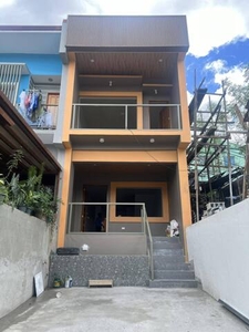 Townhouse For Sale In Parang, Marikina
