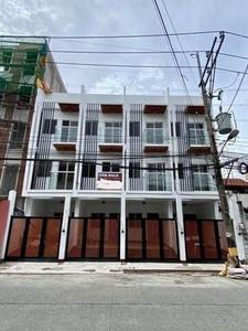 Townhouse For Sale In San Antonio, Makati