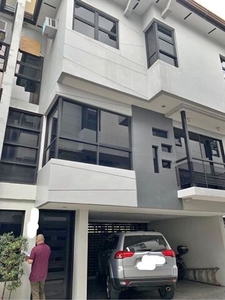 Townhouse For Rent In Commonwealth, Quezon City