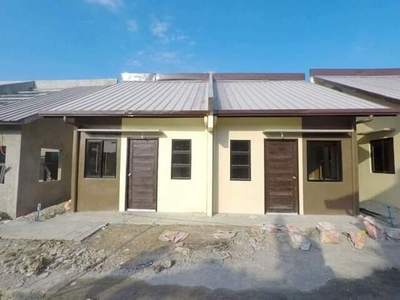 Townhouse For Sale In Munting Mapino, Naic