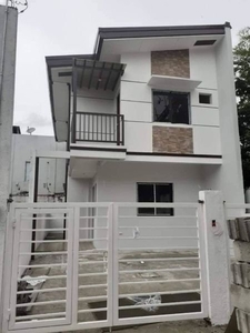 House and Lot For Sale in multinational village