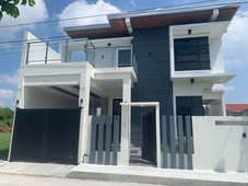 TWO STOREY HOUSE FOR SALE IN SAN FERNANDO