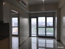 Bayshore 1 BR condo w/ balcony unit for sale in Aseana near OKADA