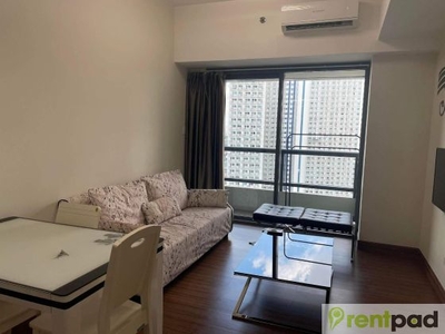 1 Bedroom Unit with Parking Slot for Rent Shang Salcedo Place