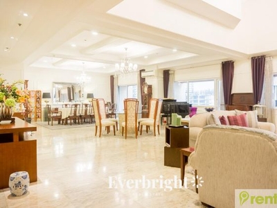 4BR for Rent Fully Furnished Unit in Le Triomphe