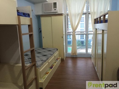 Female Condo Sharing for 4 Persons