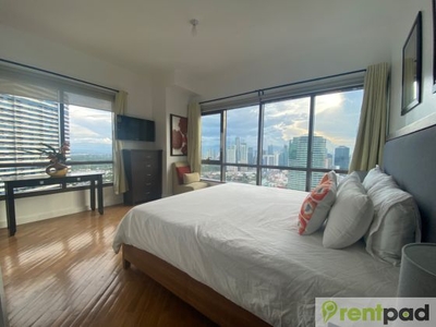 Newly Renovated Fully Furnished 2 Bedroom with Balcony