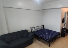 Furnished 26sqm condo with balcony