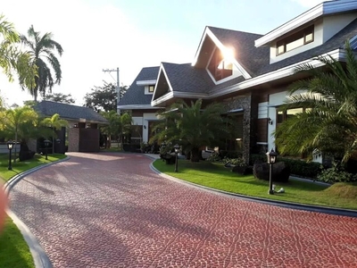 Villa For Sale In Santo Domingo, Angeles