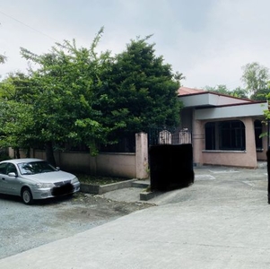 4 Bedroom Bungalow House For Sale in Sun Valley, Parañaque City