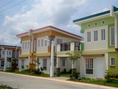 3 bedrooms duplex house in Sentosa Calamba City Laguna
