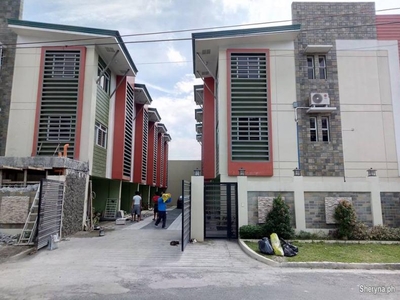 Ready for occupancy townhouses in Commonwealth Quezon City