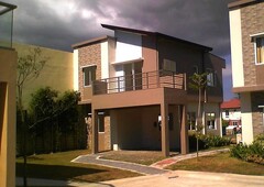 Single attached 3 bedroom house w big balcony 500,000 disc