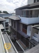 A Prestigious 12 UNITS of 5-Storey Townhouse Residential Units with Elevator