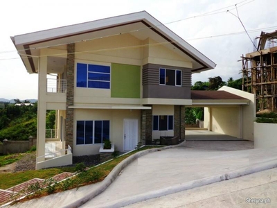 OVERLOOKING 5-Bedroom House and Lot in Talisay Cebu
