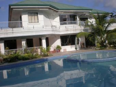 large property with pool For Sale Philippines