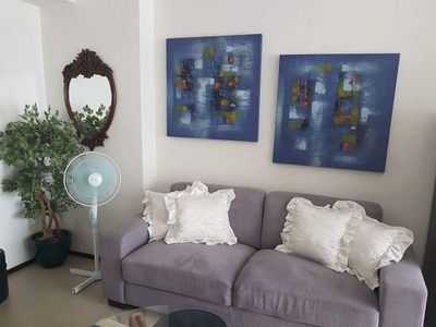1 bedroom near eastwood with parking in Circulo Verde (inclusive assoc dues)