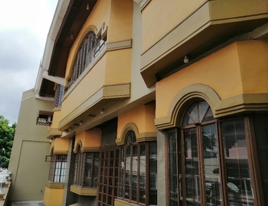Apartment For Sale In East Kamias, Quezon City