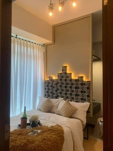 1 BEDROOM Central Park West For Sale on Carousell