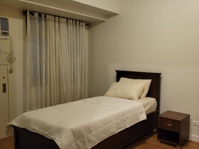 1 Bedroom Unit in Solstice Circuit Makati for Rent | Fully furnished with kitchen and laundry on Carousell