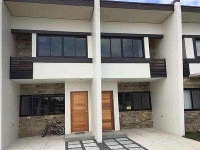 2 bedroom Townhouse for sale near Southwoods SLEX exit on Carousell