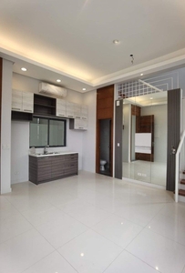 2 Storey 3BR with 1-2 Carpark House For SALE in EDSA Munoz on Carousell