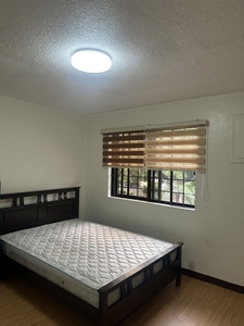 2 storey bldg 2bedrooms for long term lease near airport Paranaque on Carousell