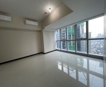 FIRE SALE ALERT UPTOWN PARKSUITES 3 BEDROOM UNIT WITH PARKING FOR SALE on Carousell
