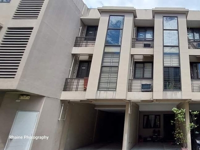 3 Bedroom with2 Car Garage For Sale Pre-Owned Townhouse in Mandaluyong City on Carousell