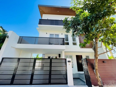3 Storey Modern house for sale In Greenwoods Exec Vill Pasig on Carousell