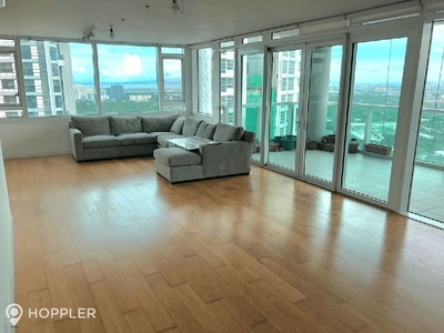 3BR Condo for Rent in Park Terraces