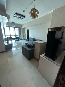 3br for rent in 8forbestown road bgc on Carousell