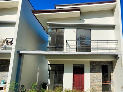 4 Bedroom house and lot for sale in Pajac lapu2 lapu on Carousell