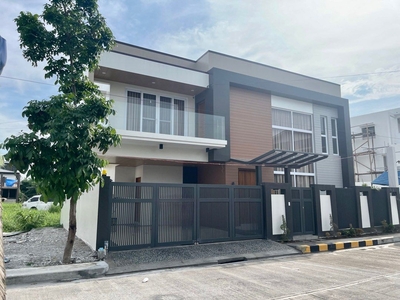 4 bedrooms house for sale in Greenwoods executive village pasig Accessible to ortigas bgc taguig and makati on Carousell