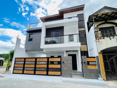 5 Bedroom House and lot for Sale in Greenwoods Exec Vill Pasig on Carousell