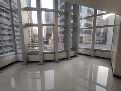5BR LOFT unit in ONE CENTRAL Makati for sale on Carousell