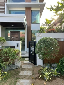 6 Bedroom House and Lot for SALE in Alabang Hills on Carousell