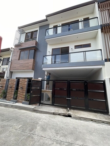 6 bedrooms house for sale in greenwoods exec village pasig accessible to bgc taguig makati and ortigas on Carousell
