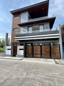 6 bedrooms house for sale with pool in greenwoods pasig accessible to bgc taguig makati and ortigas on Carousell