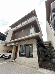7 Bedroom Townhouse for Sale in Barangay Mariana