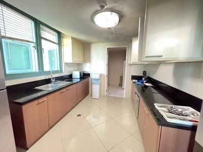 8 forbes 2BR for sale facing golf course on Carousell
